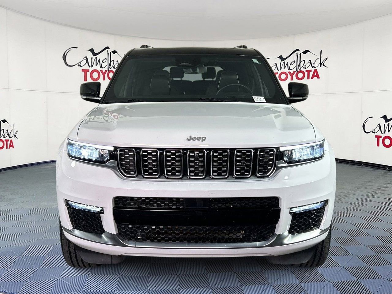 Used 2024 Jeep Grand Cherokee L Summit w/ Advanced Protech Group IV AWD/4WD image 3