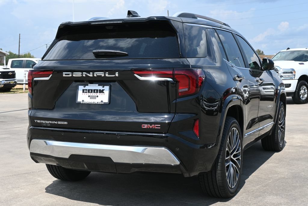 Used 2026 GMC Terrain Denali w/ LPO, Floor Liner Package AWD/4WD image 4