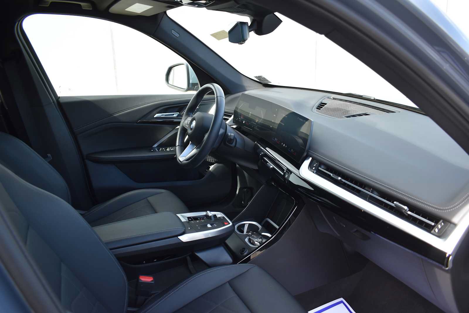 Used 2025 BMW X1 xDrive28i w/ Convenience Package AWD/4WD image 9