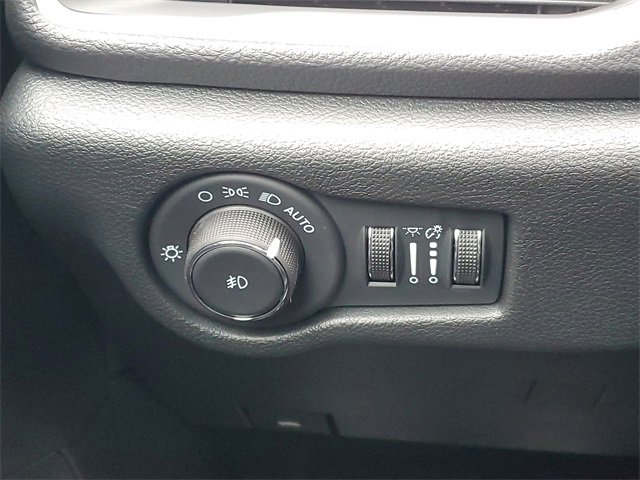 New 2026 Chrysler Pacifica Select image 19