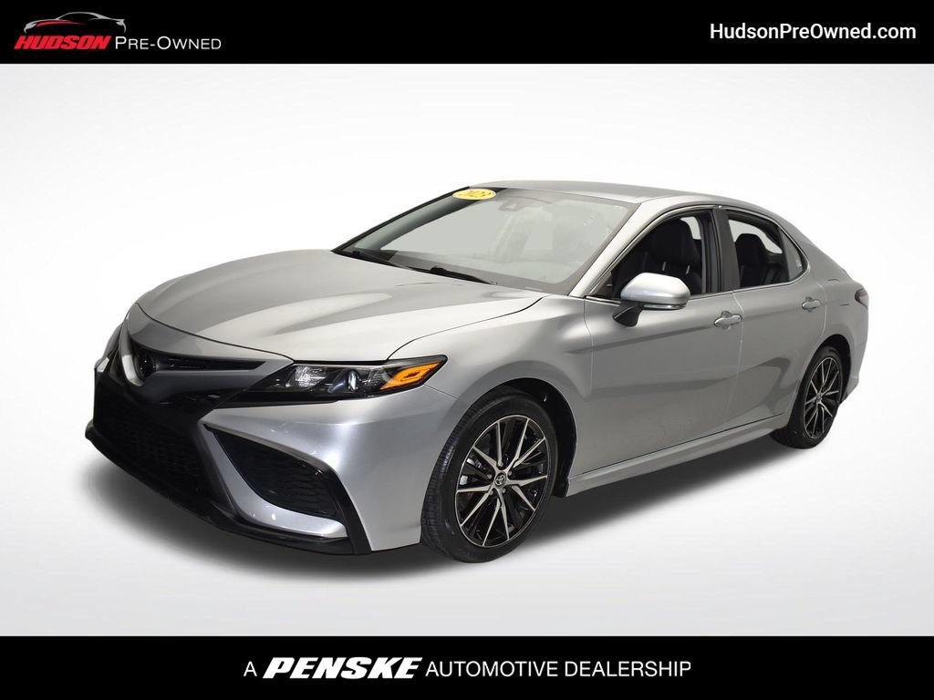 Used 2023 Toyota Camry SE FWD image 1