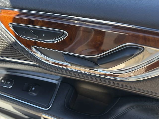 Used 2019 Lincoln Continental Premiere image 13