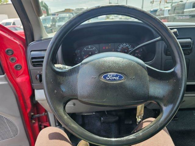 Used 2005 Ford F250 XL RWD image 9