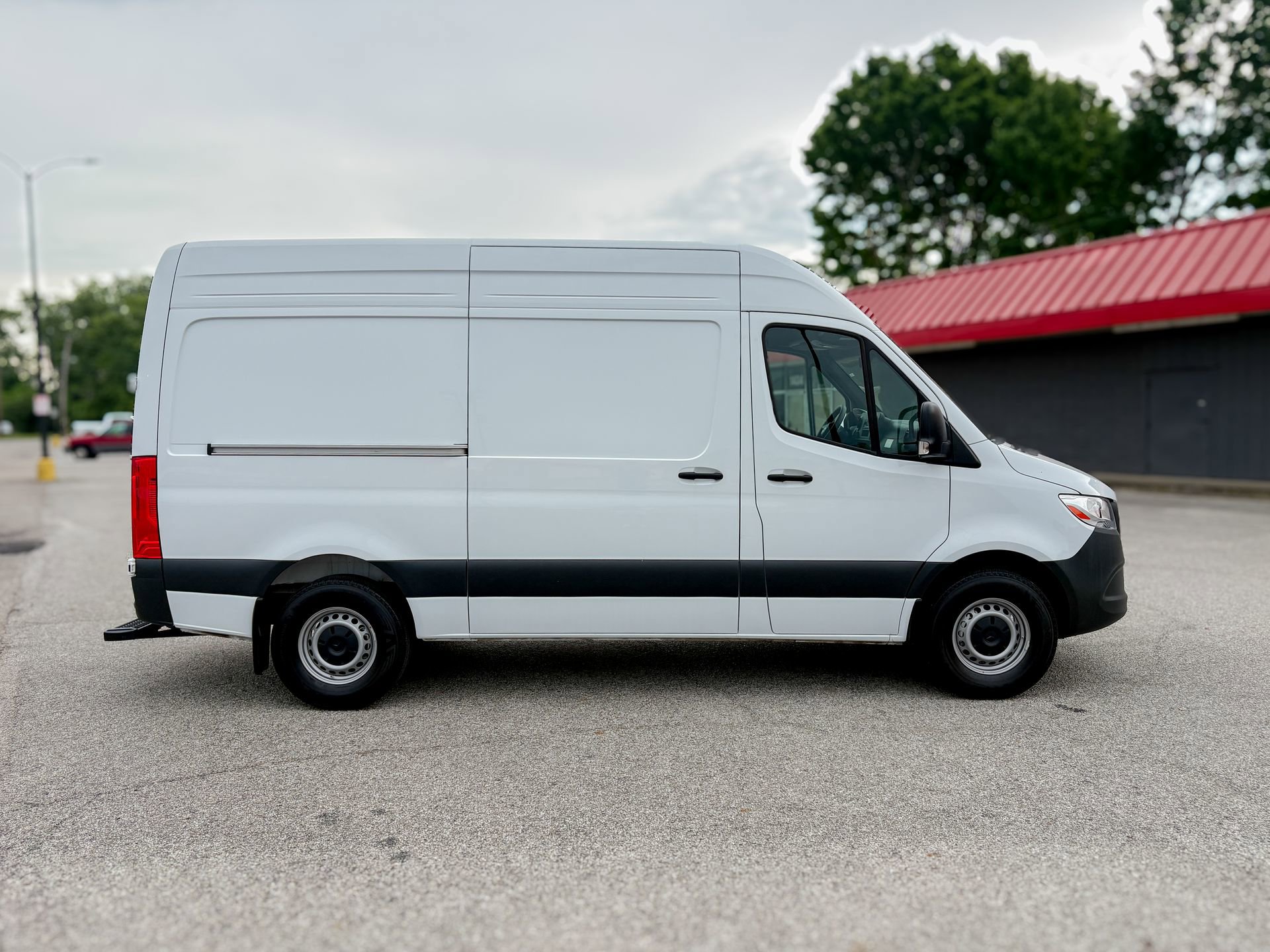 Used 2025 Mercedes-Benz Sprinter 2500 image 15