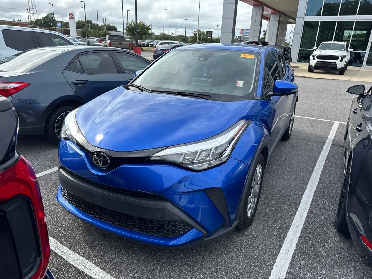 Used 2020 Toyota C-HR LE FWD image 1