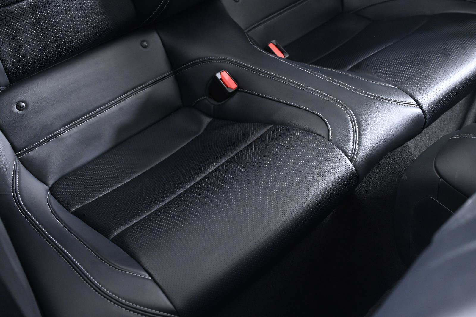 Used 2025 Ford Mustang Premium RWD image 37