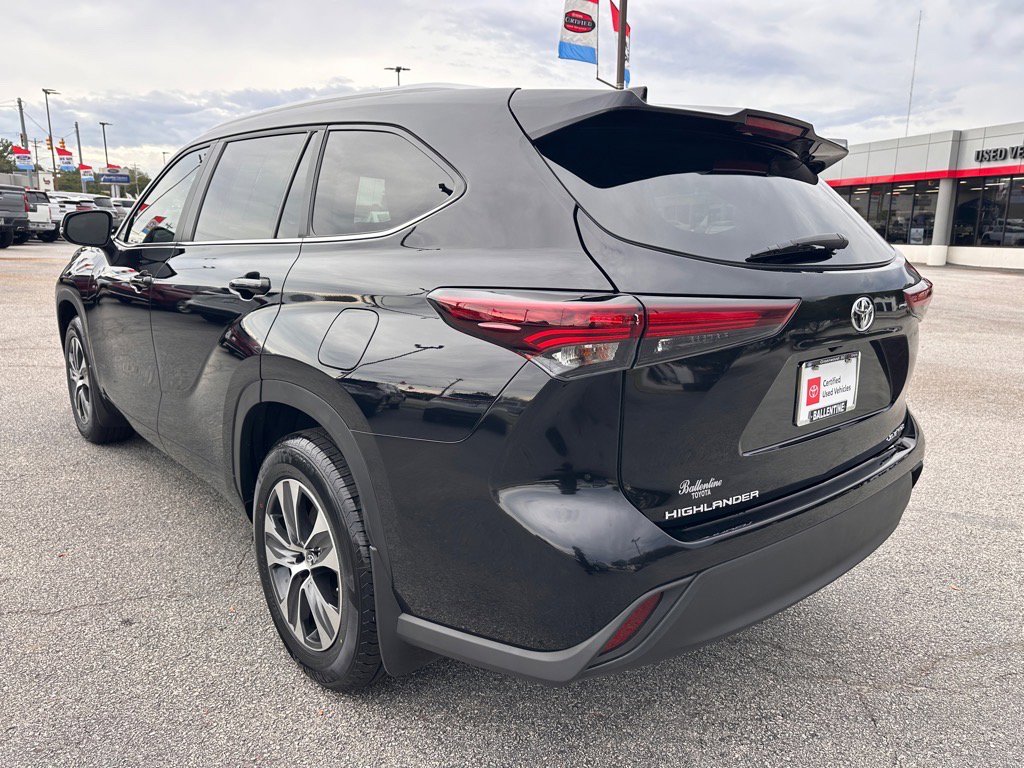Used 2024 Toyota Highlander XLE image 5