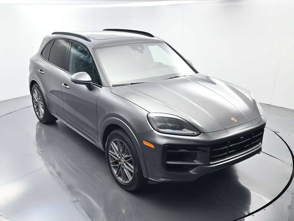 Certified 2025 Porsche Cayenne AWD/4WD image 40