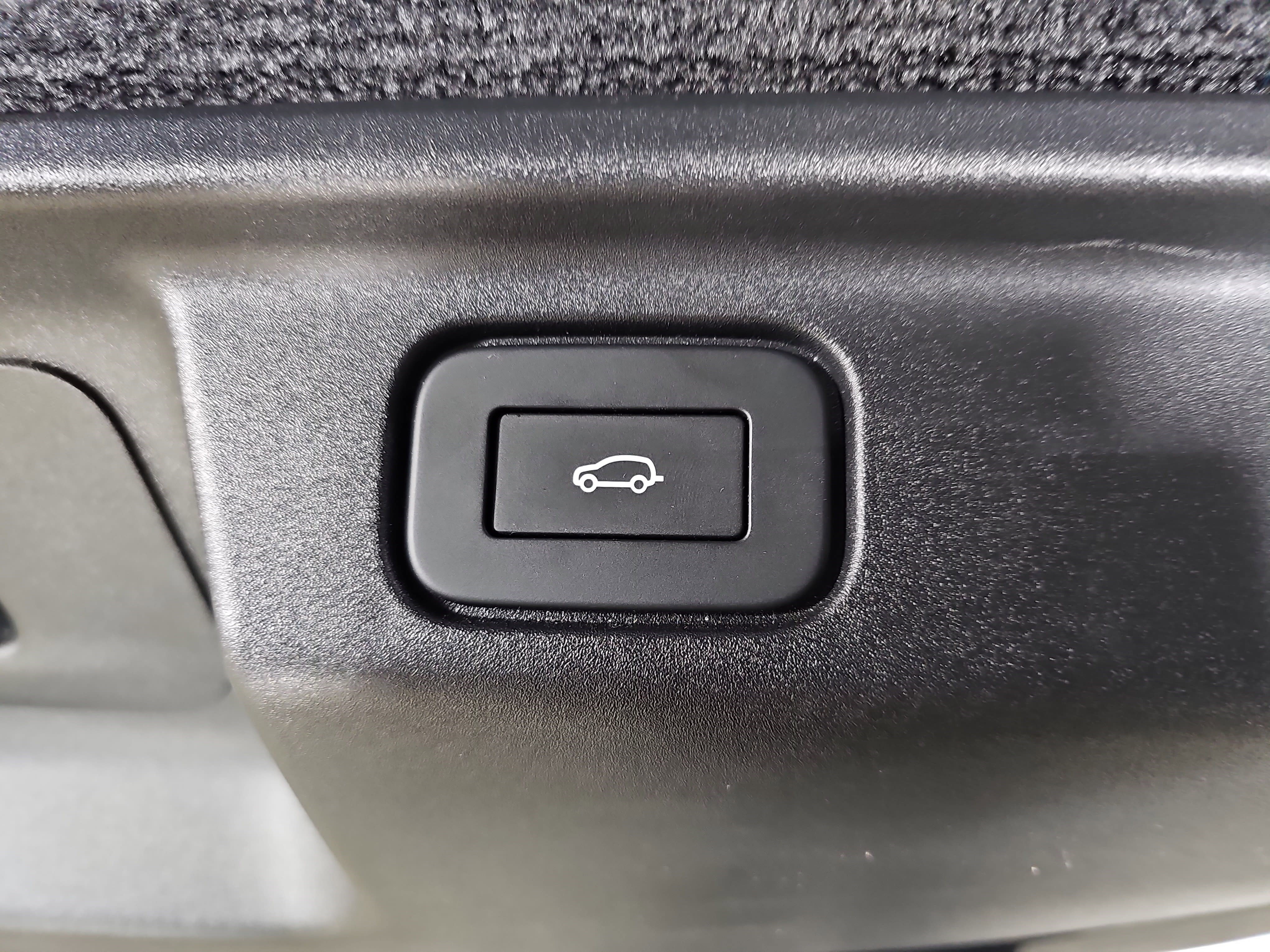 Used 2024 Land Rover Range Rover Long Wheelbase Autobiography image 13