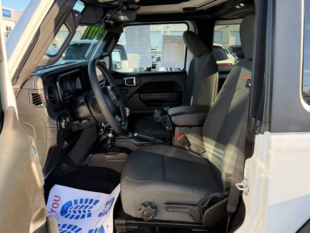 Used 2025 Jeep Wrangler Rubicon w/ Steel Bumper Group image 15