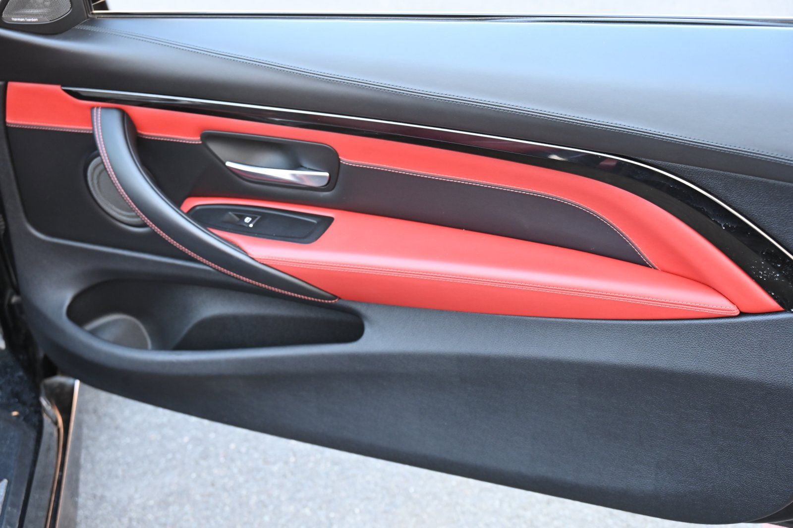 Used 2020 BMW M4 Convertible w/ Competition Package image 18