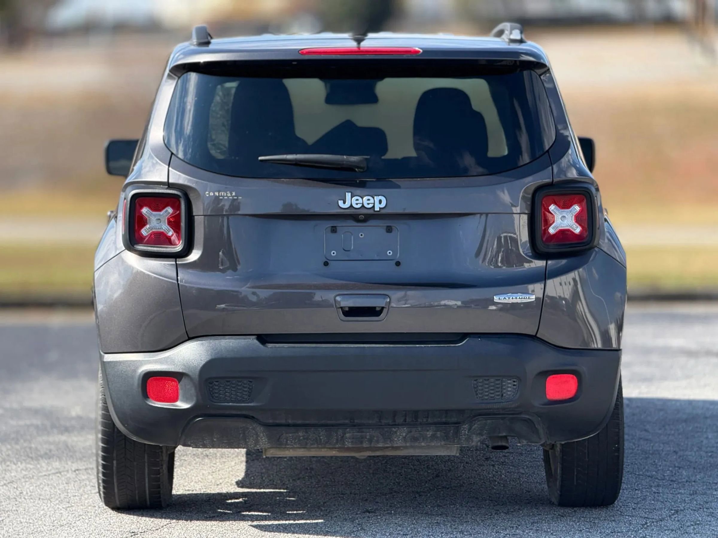 Used 2018 Jeep Renegade Latitude image 4