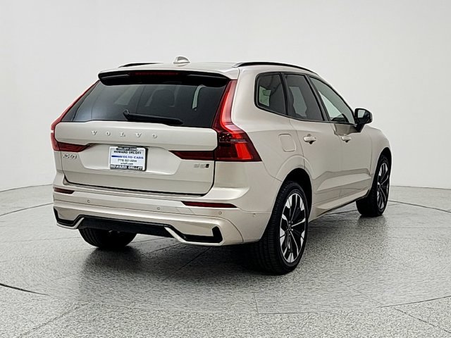 Certified 2026 Volvo XC60 B5 Plus AWD/4WD image 5
