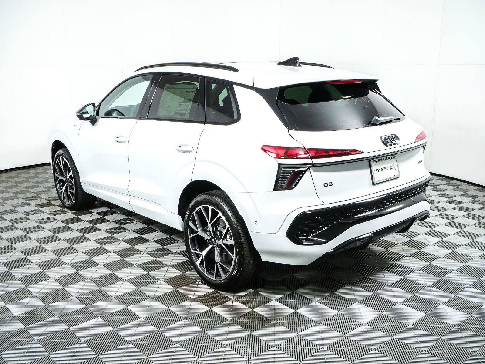 New 2026 Audi Q3 quattro 2.0T AWD/4WD image 30