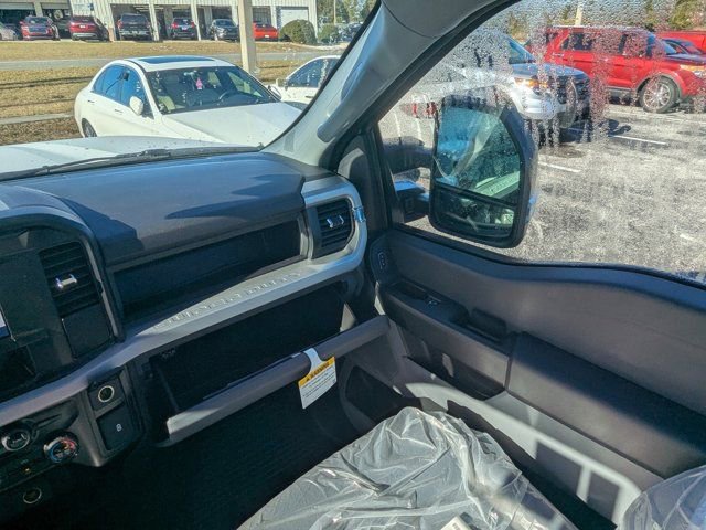 New 2026 Ford F250 XL w/ XL Off-Road Package AWD/4WD image 16