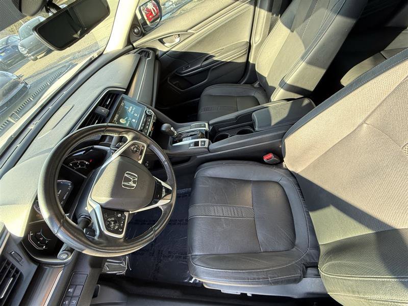 Used 2019 Honda Civic Touring image 10