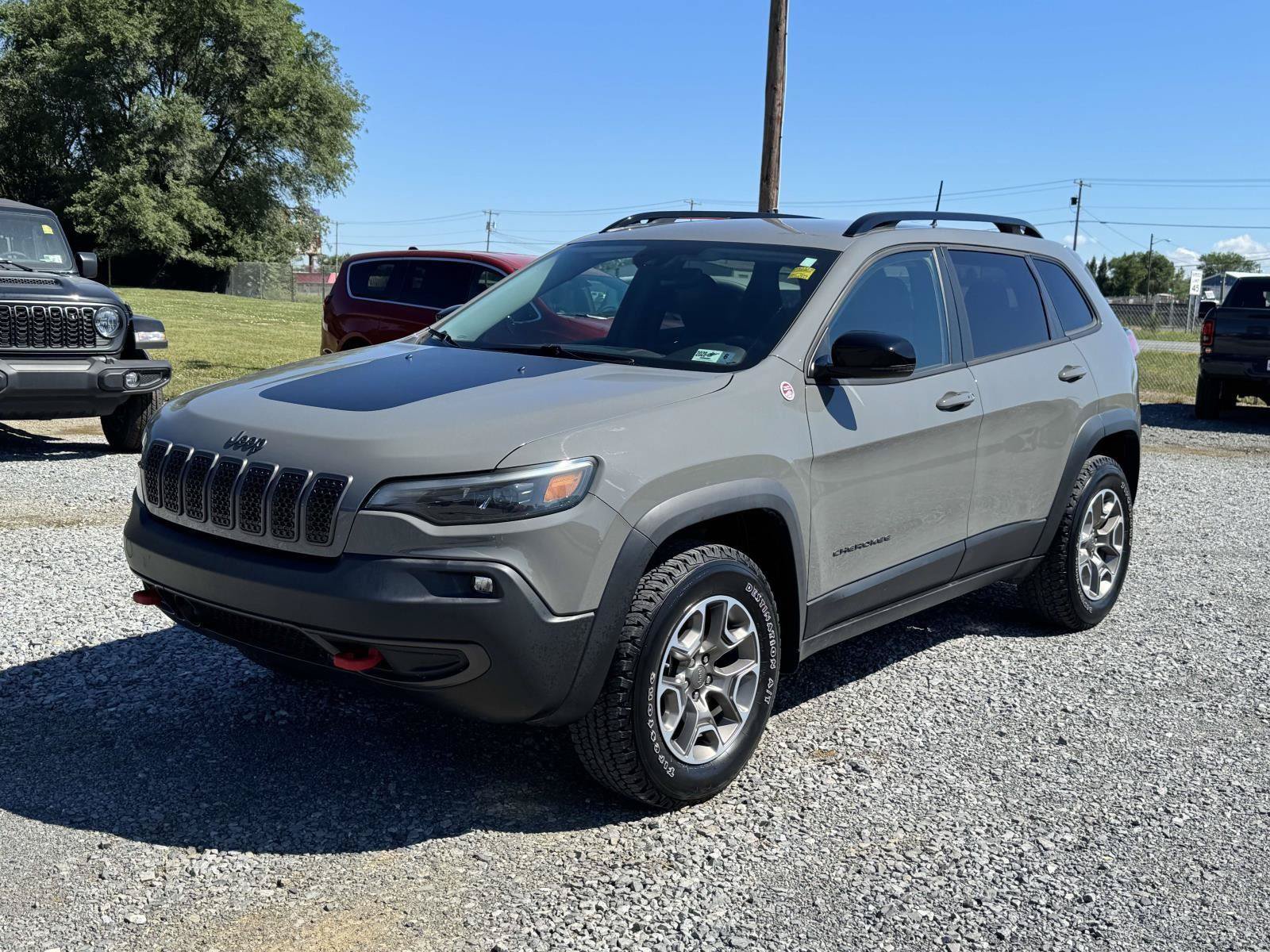 Used 2022 Jeep Cherokee Trailhawk AWD/4WD image 27