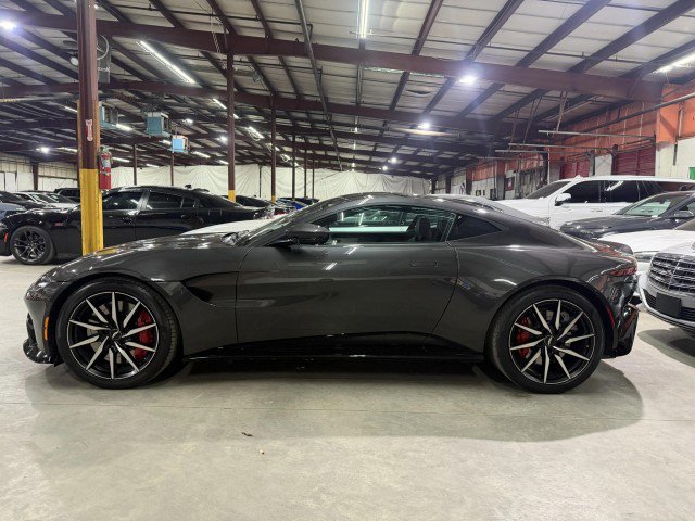 Used 2019 Aston Martin V8 Vantage Coupe image 3