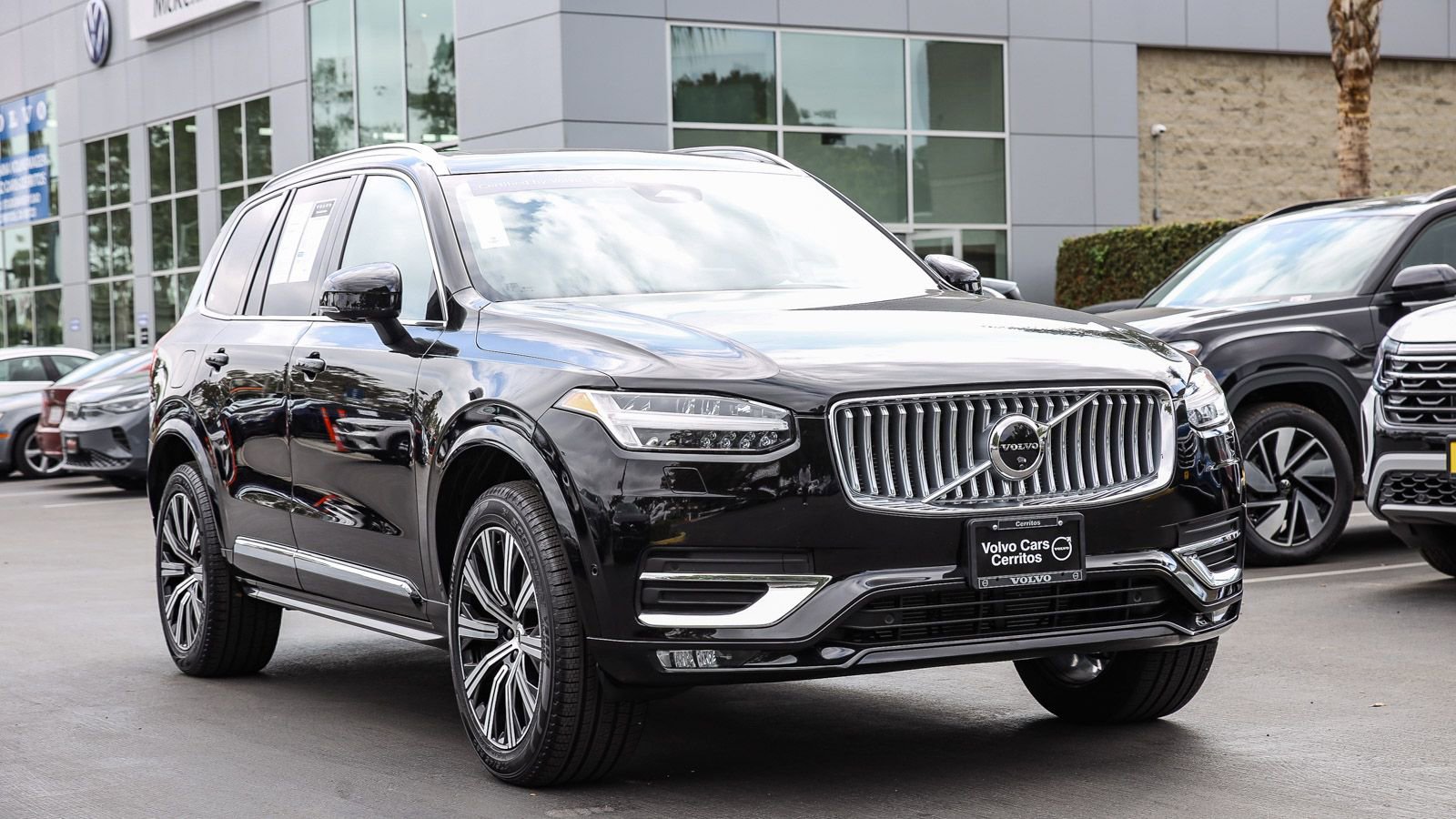 Used 2025 Volvo XC90 B6 Plus image 5