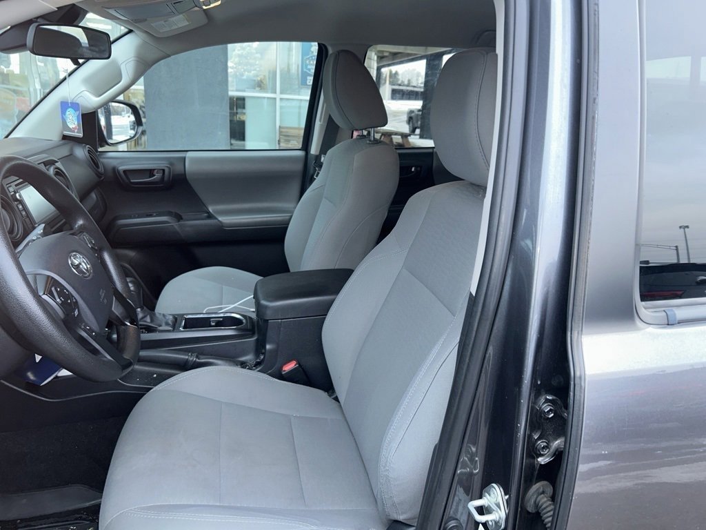 Used 2019 Toyota Tacoma SR image 10
