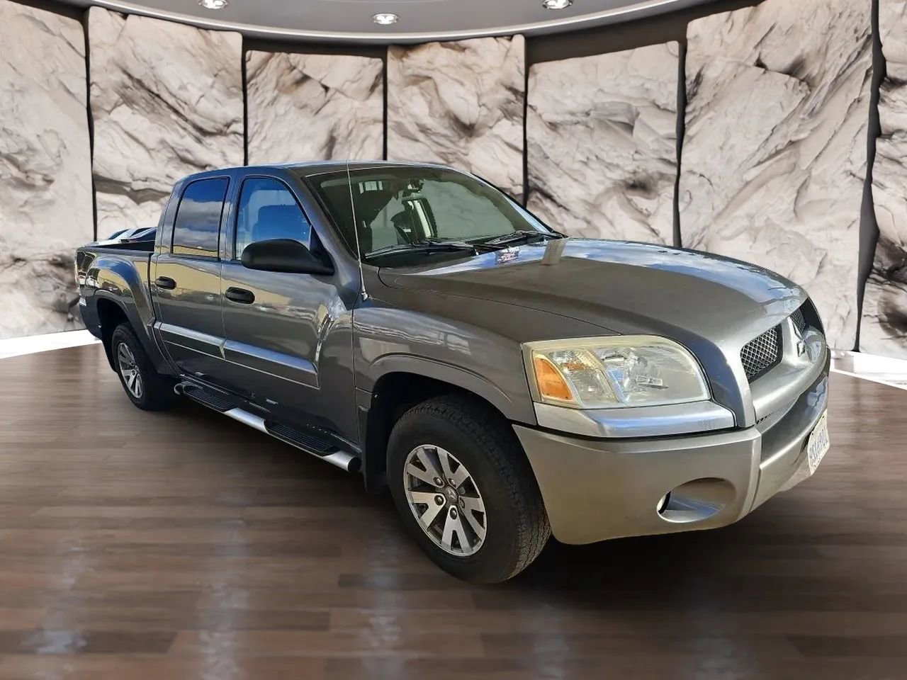 Used 2007 Mitsubishi Raider LS image 8