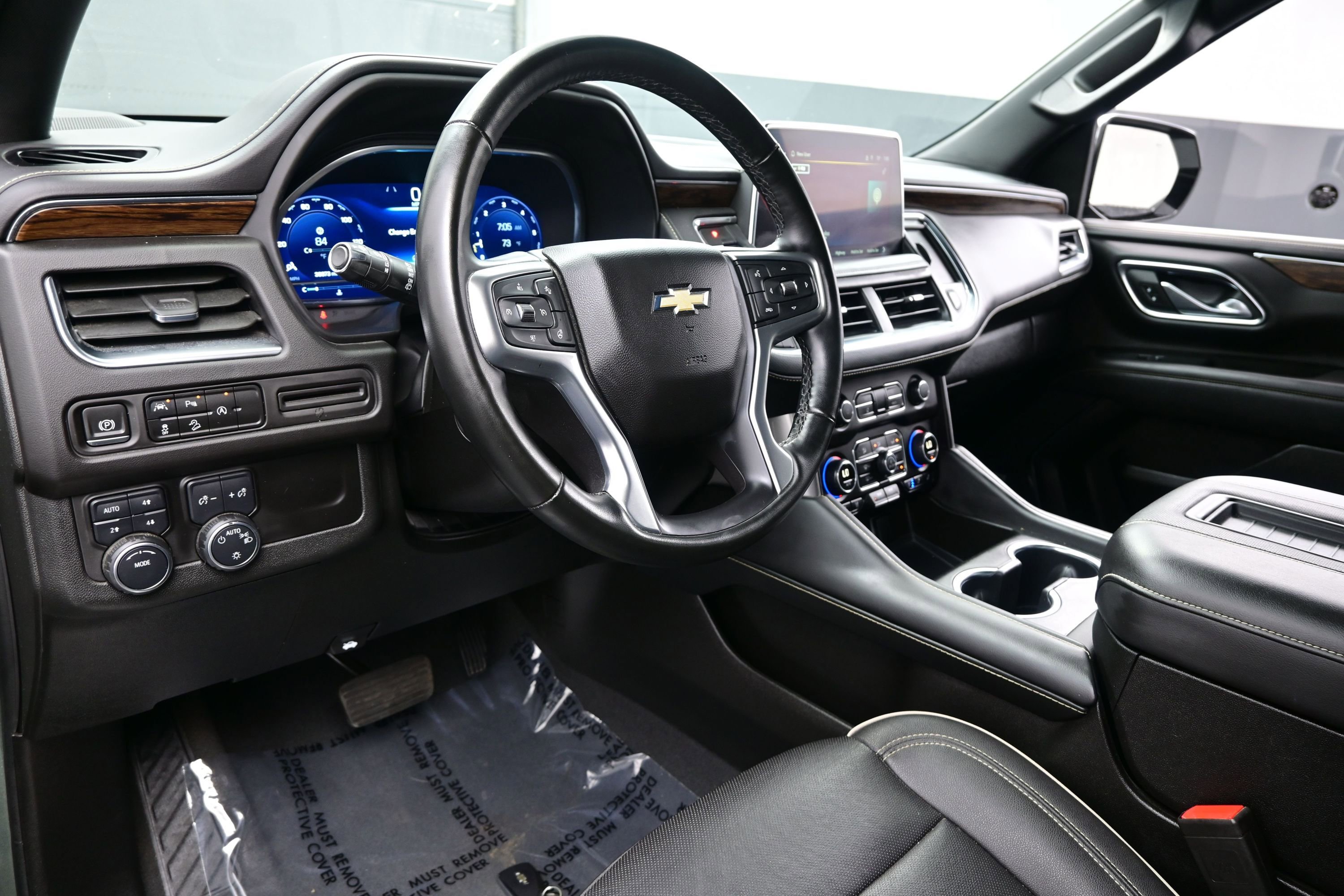 Used 2023 Chevrolet Suburban Premier AWD/4WD image 13
