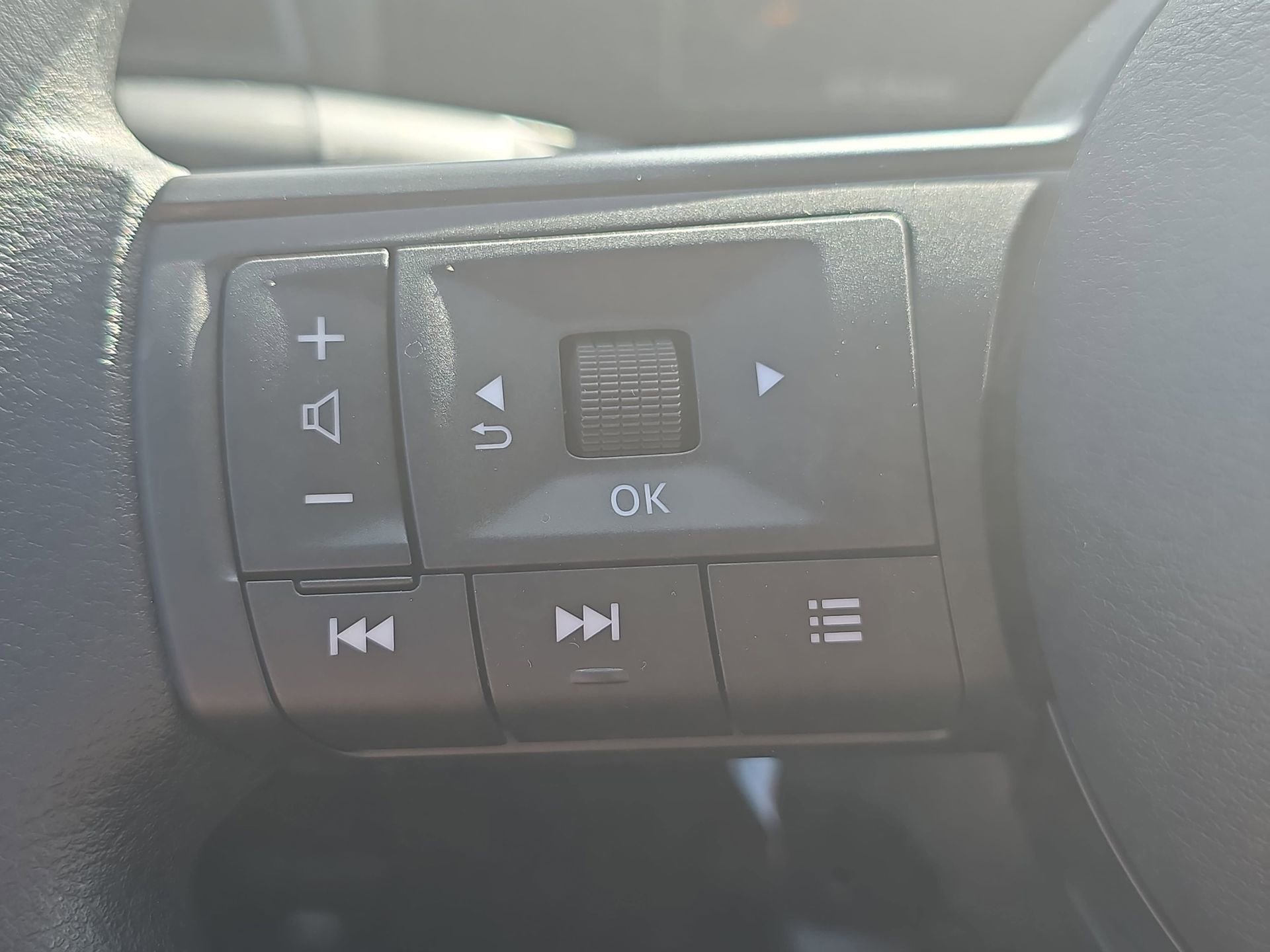 New 2026 Nissan Kicks SV w/ SV Premium Package FWD image 16