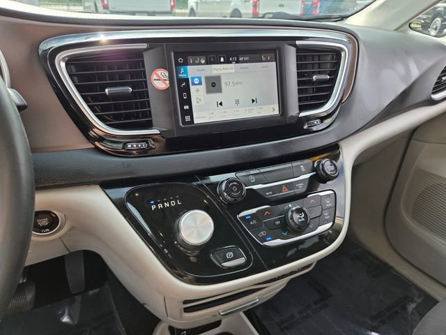 Used 2023 Chrysler Voyager LX FWD image 22