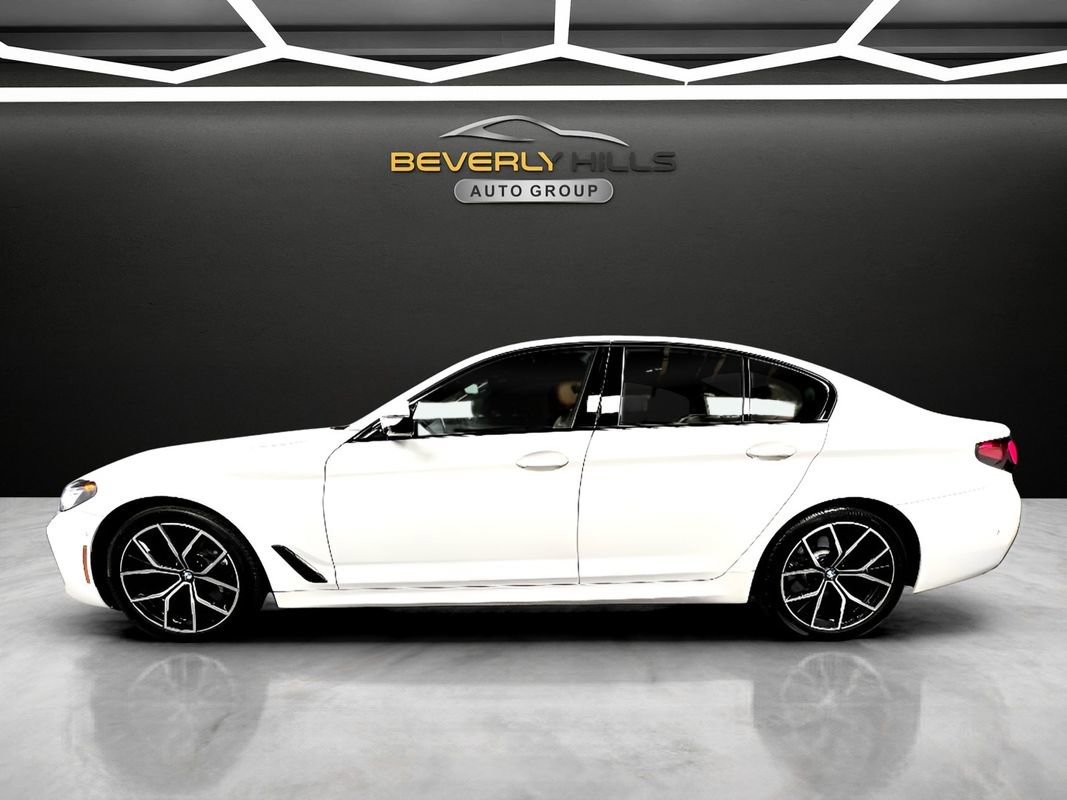 Used 2022 BMW 530i xDrive w/ M Sport Package image 2