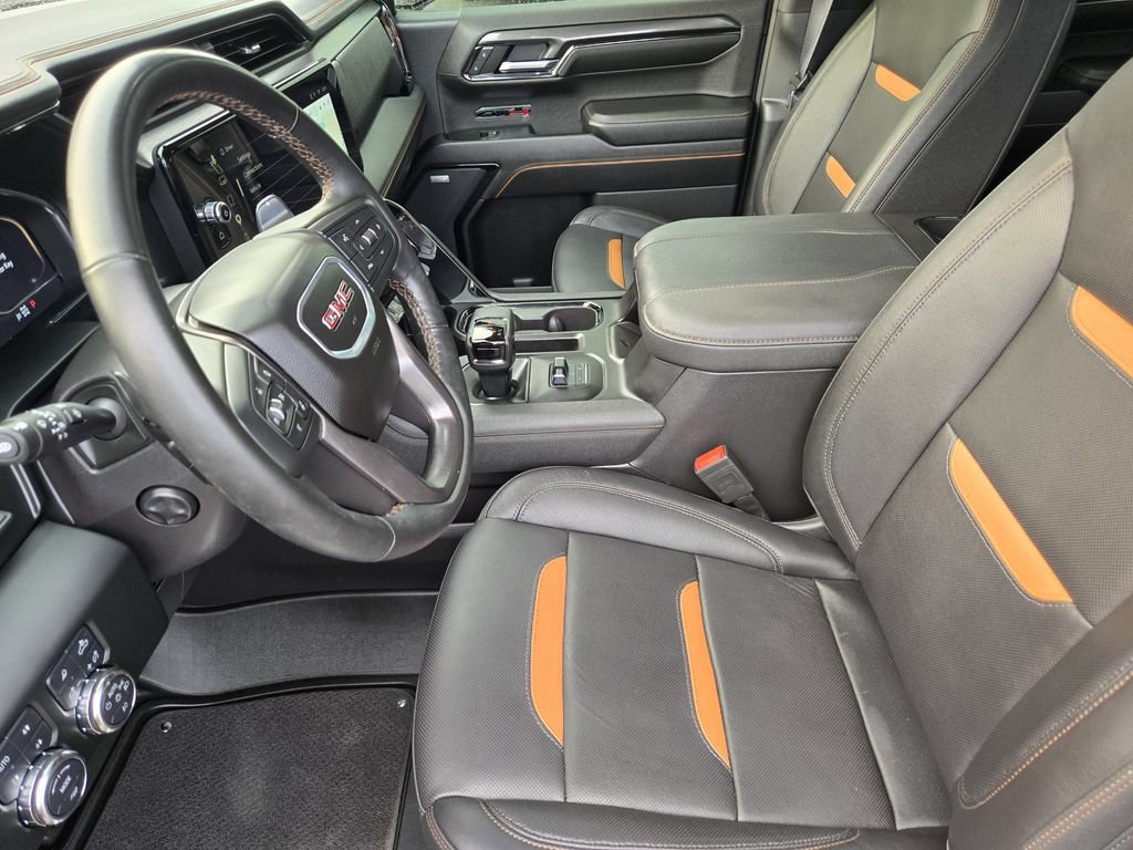 Used 2024 GMC Sierra 1500 AT4 w/ Technology Package AWD/4WD image 8