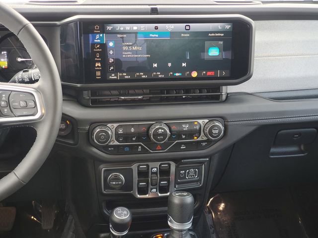 Used 2025 Jeep Wrangler Unlimited Sahara image 30