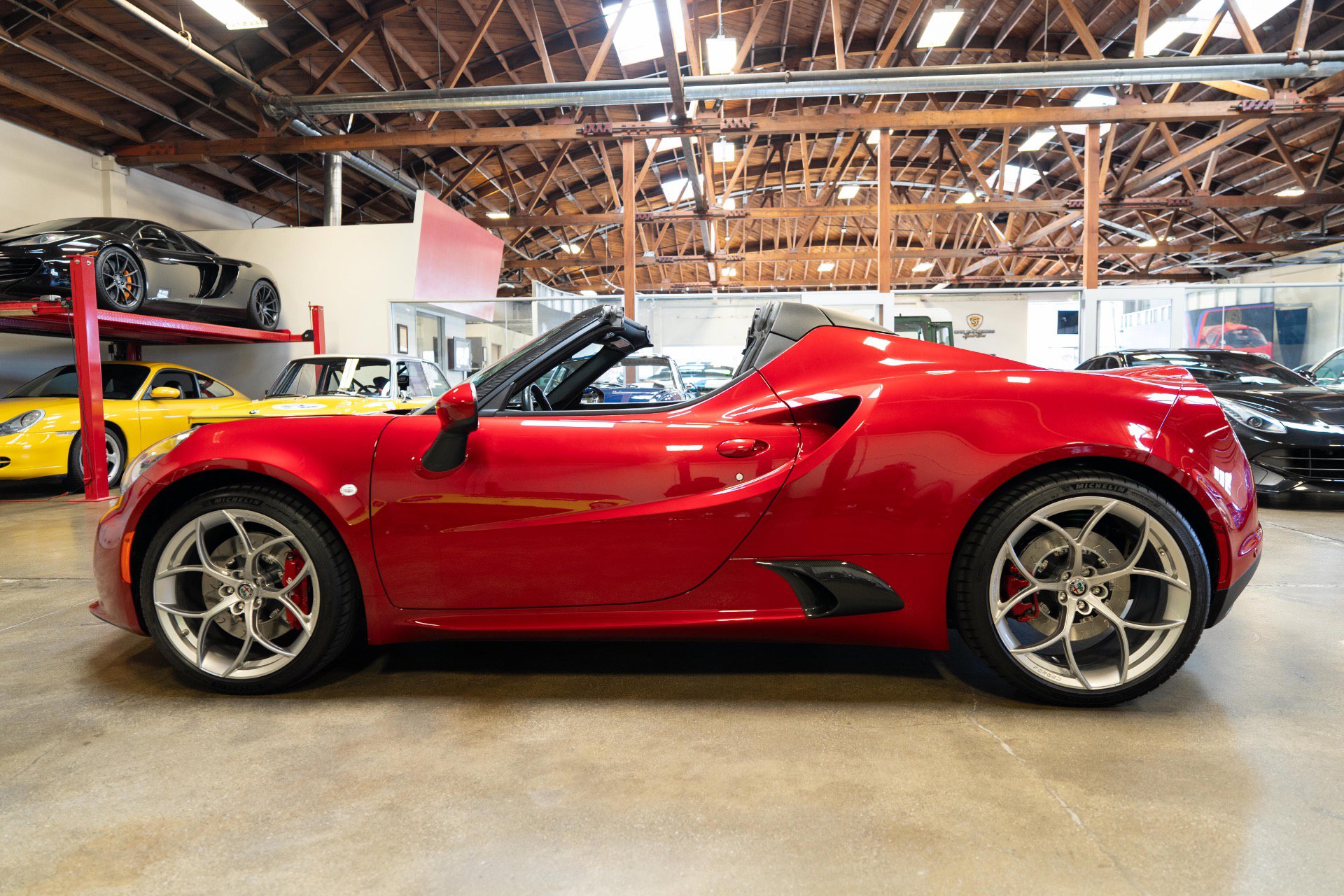 Used 2018 Alfa Romeo 4C Spider w/ Convenience Group - Spider image 65
