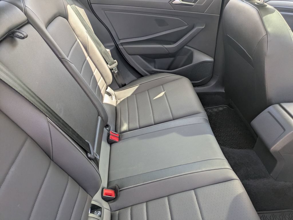 Used 2023 Volkswagen Jetta SE FWD image 31