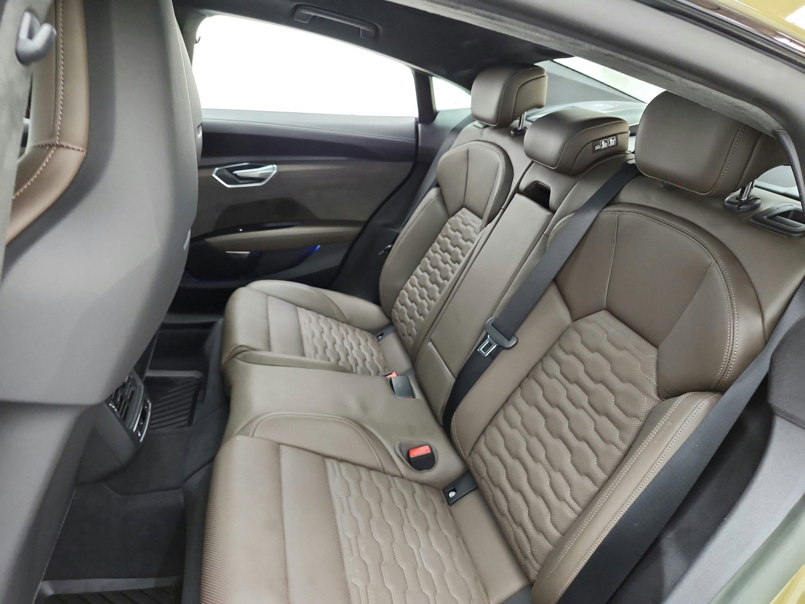 Used 2024 Audi e-tron GT Prestige AWD/4WD image 15