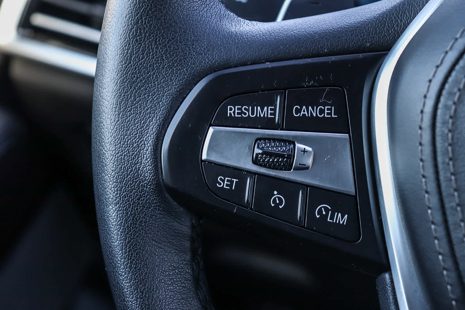 Used 2023 BMW X5 xDrive40i w/ Luxury Seating Package image 19