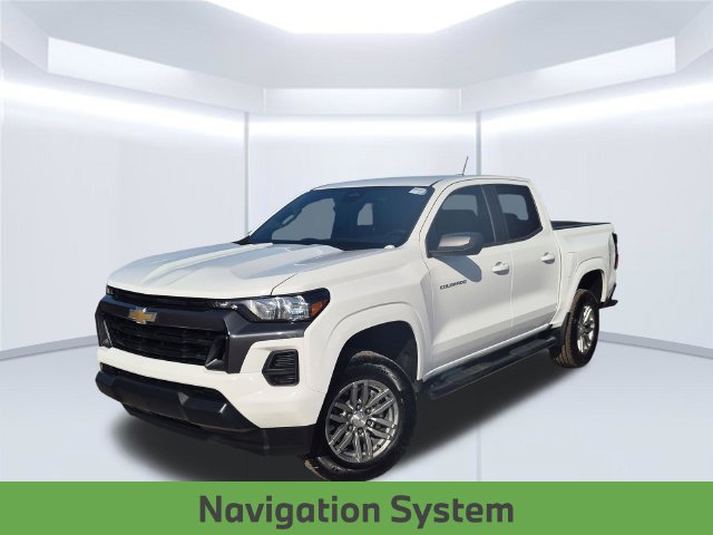 Used 2024 Chevrolet Colorado LT RWD image 2