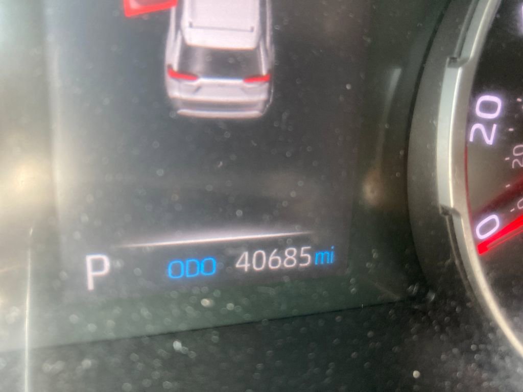 Used 2020 Toyota RAV4 LE image 19