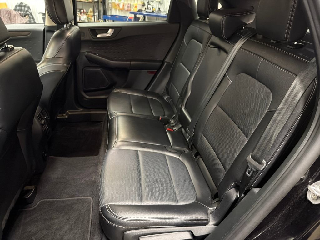 Used 2020 Ford Escape Titanium image 13