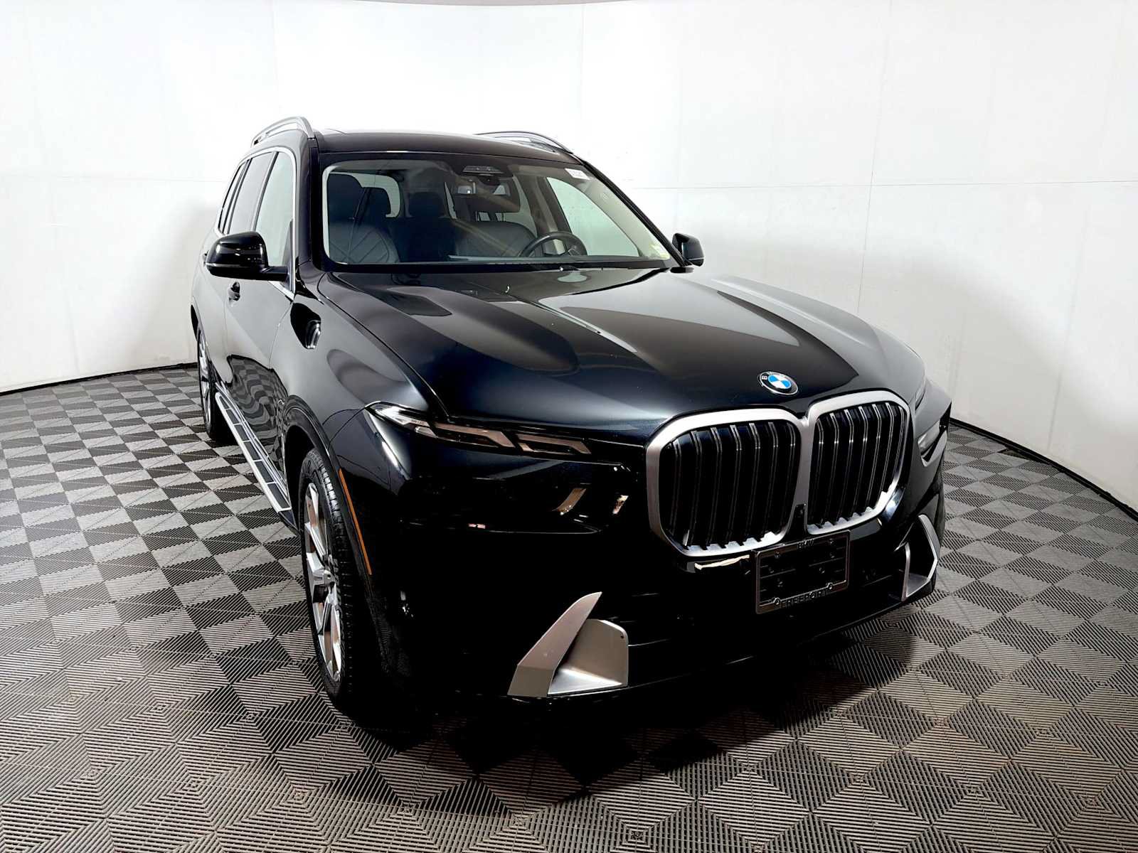Used 2024 BMW X7 xDrive40i AWD/4WD image 2