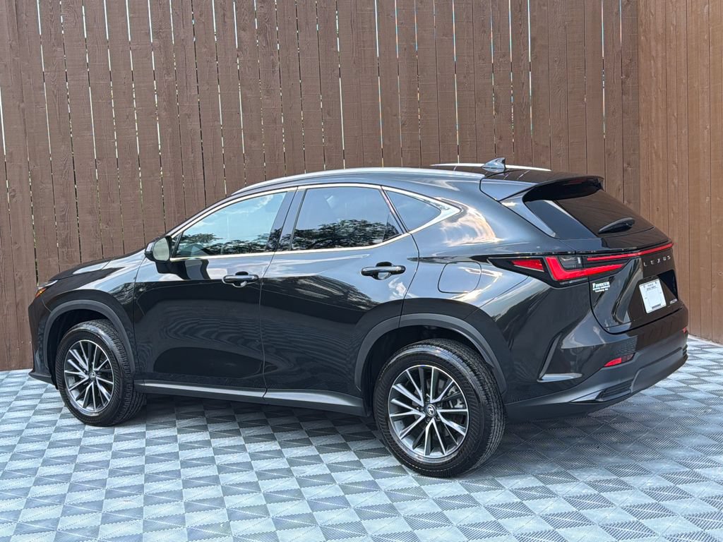 Used 2025 Lexus NX 250 FWD w/ Towing Package (2000 Lbs) image 16