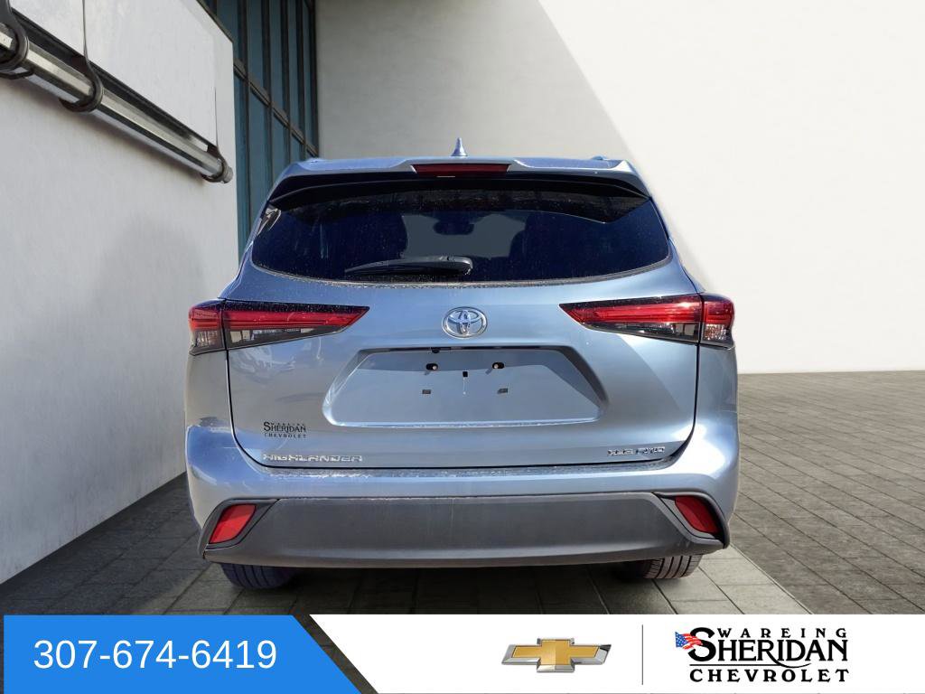 Used 2022 Toyota Highlander XLE image 4