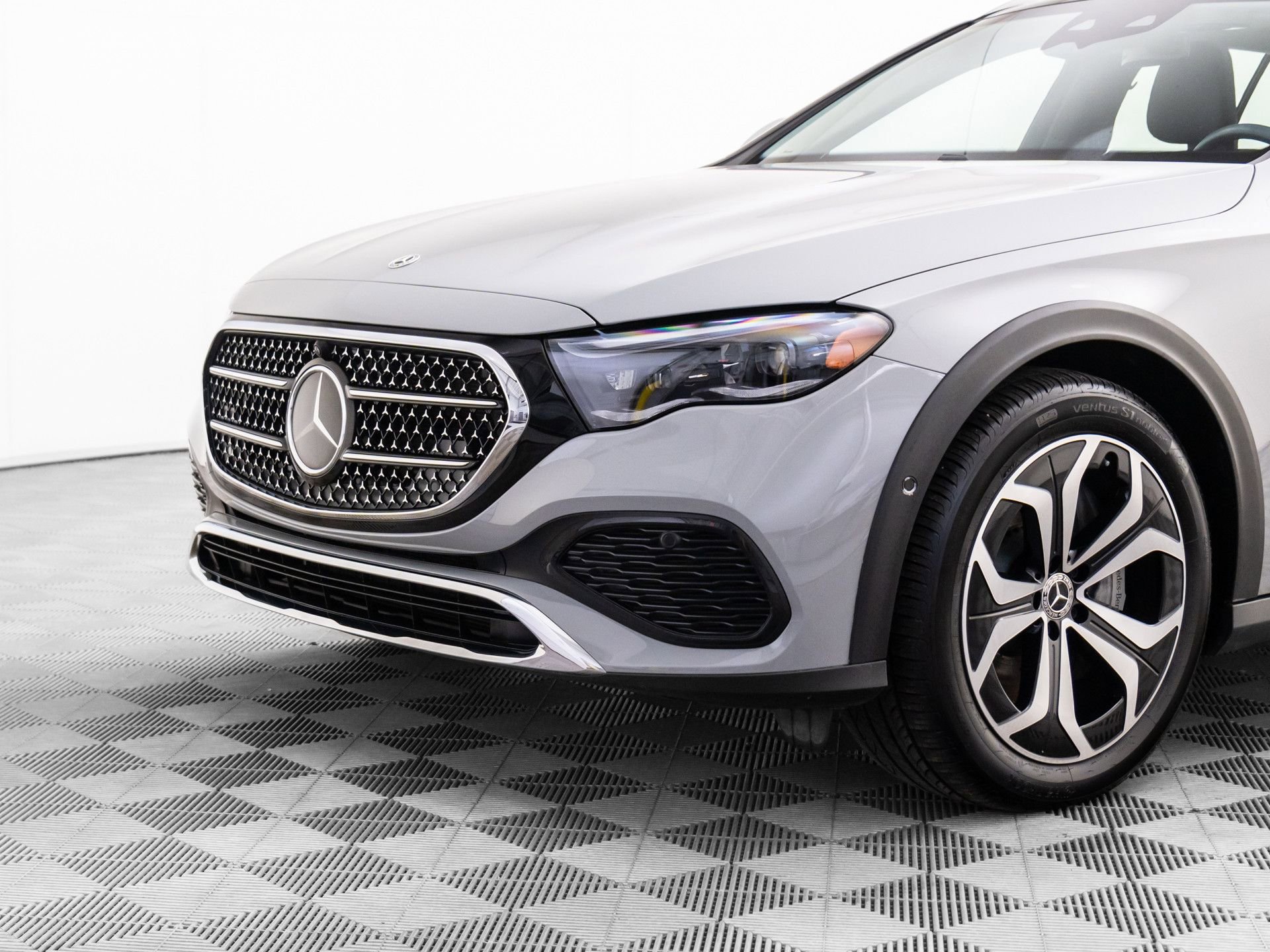 Certified 2025 Mercedes-Benz E 450 4MATIC All-Terrain Wagon image 42