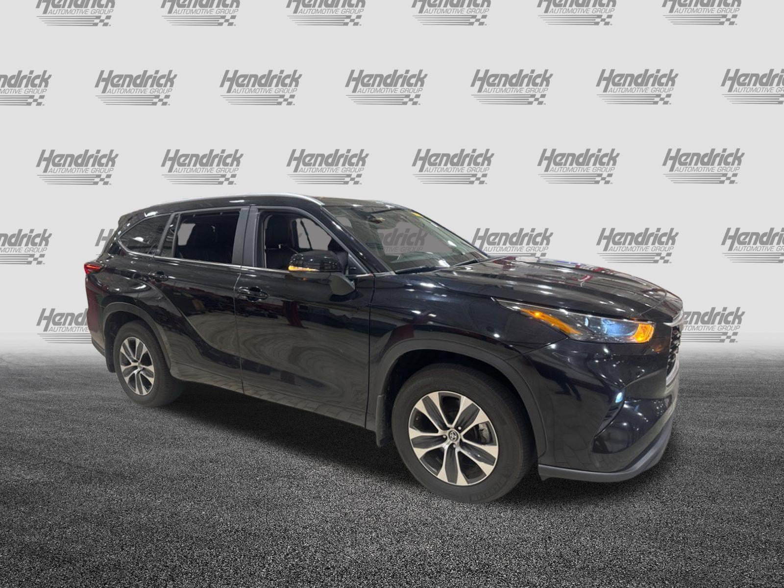 Used 2024 Toyota Highlander XLE FWD image 15
