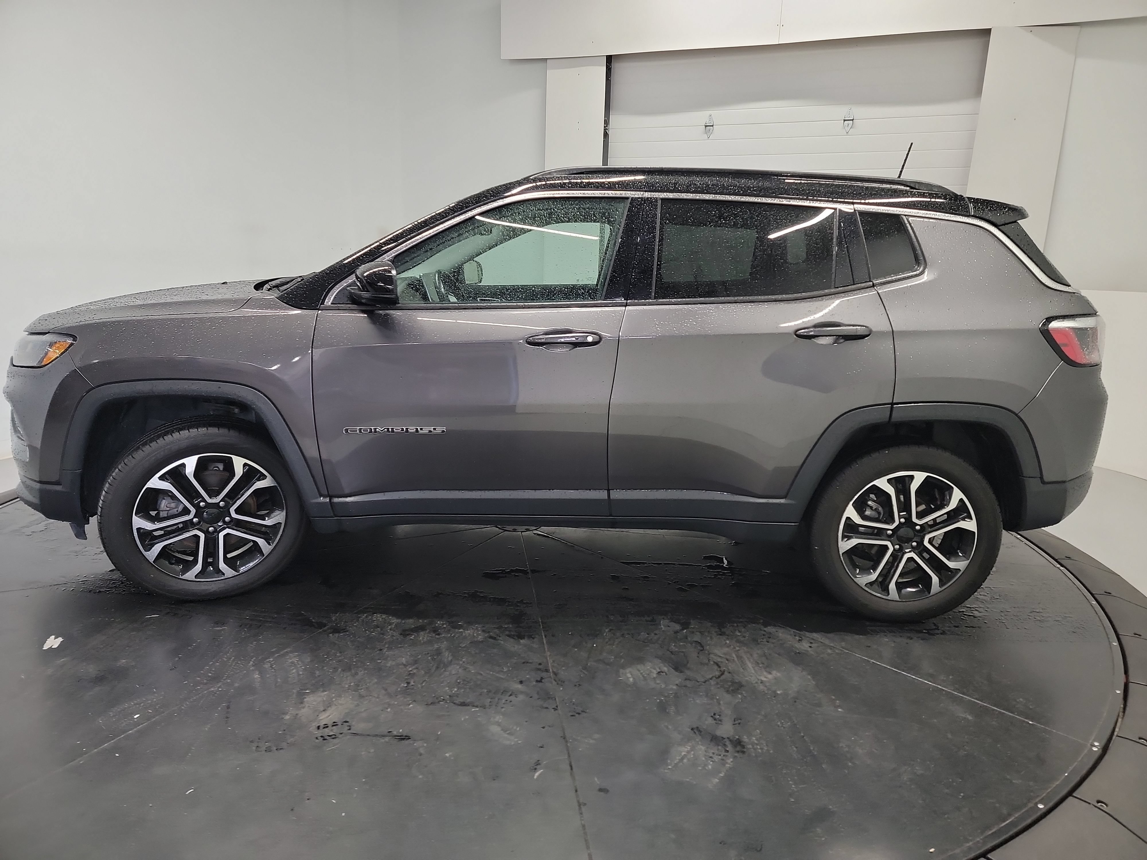 Used 2022 Jeep Compass Limited AWD/4WD image 4