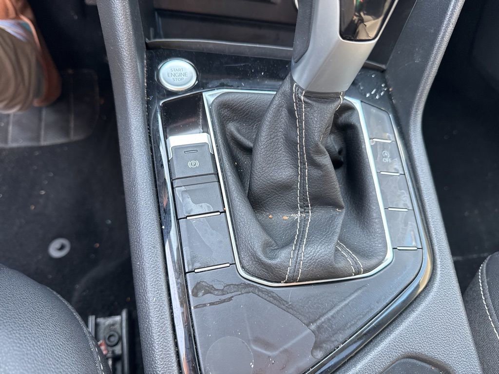 Used 2024 Volkswagen Taos SE image 16