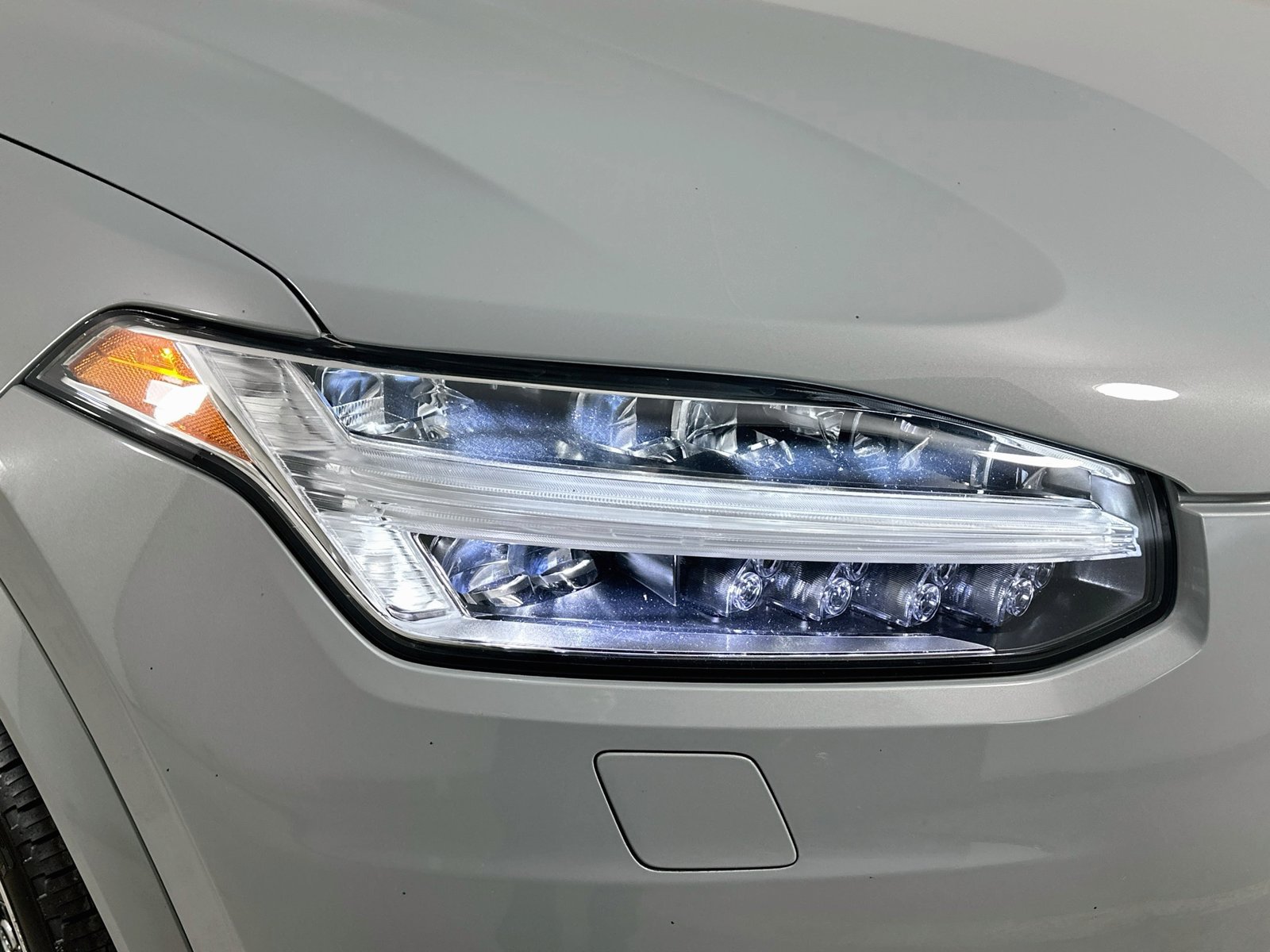 Certified 2024 Volvo XC90 B6 Plus AWD/4WD image 9