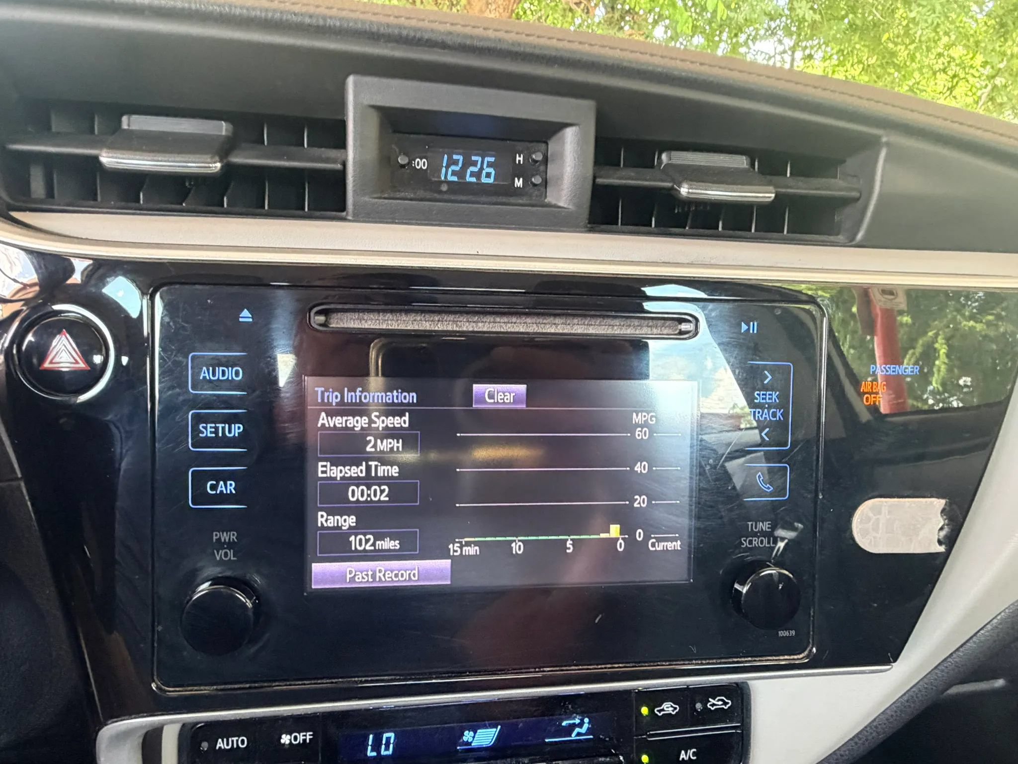 Used 2018 Toyota Corolla LE w/ Carpet Mat Package (TMS) FWD image 13