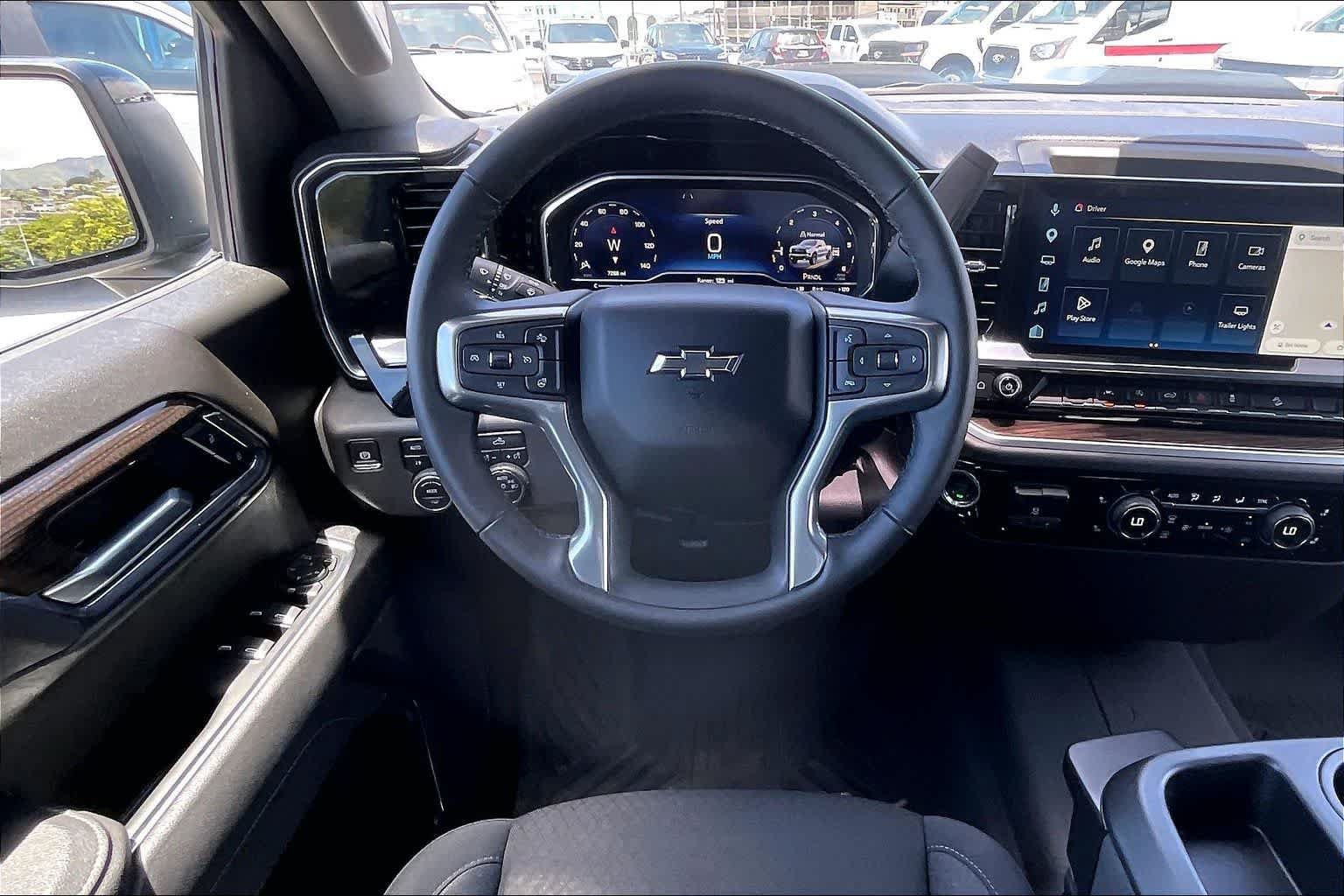 Used 2025 Chevrolet Silverado 1500 LT Trail Boss w/ Dark Appearance Package AWD/4WD image 14