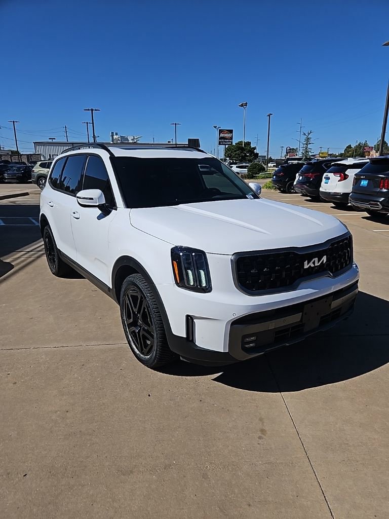 Used 2023 Kia Telluride SX X-Line image 3