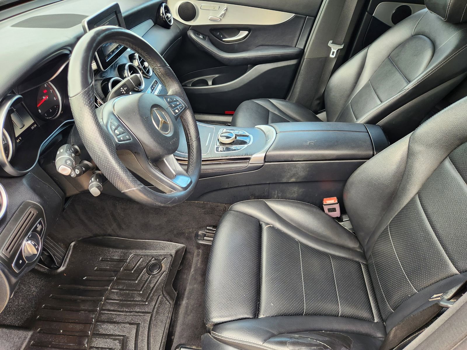 Used 2019 Mercedes-Benz GLC 300 4MATIC image 12